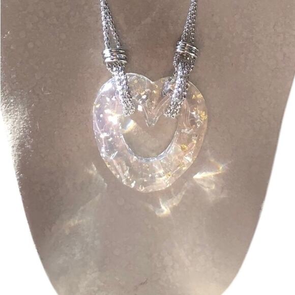 Urban Outfitters NWT Double Strand Silver Tone Acrylic Heart Pendant Necklace - Picture 11 of 16